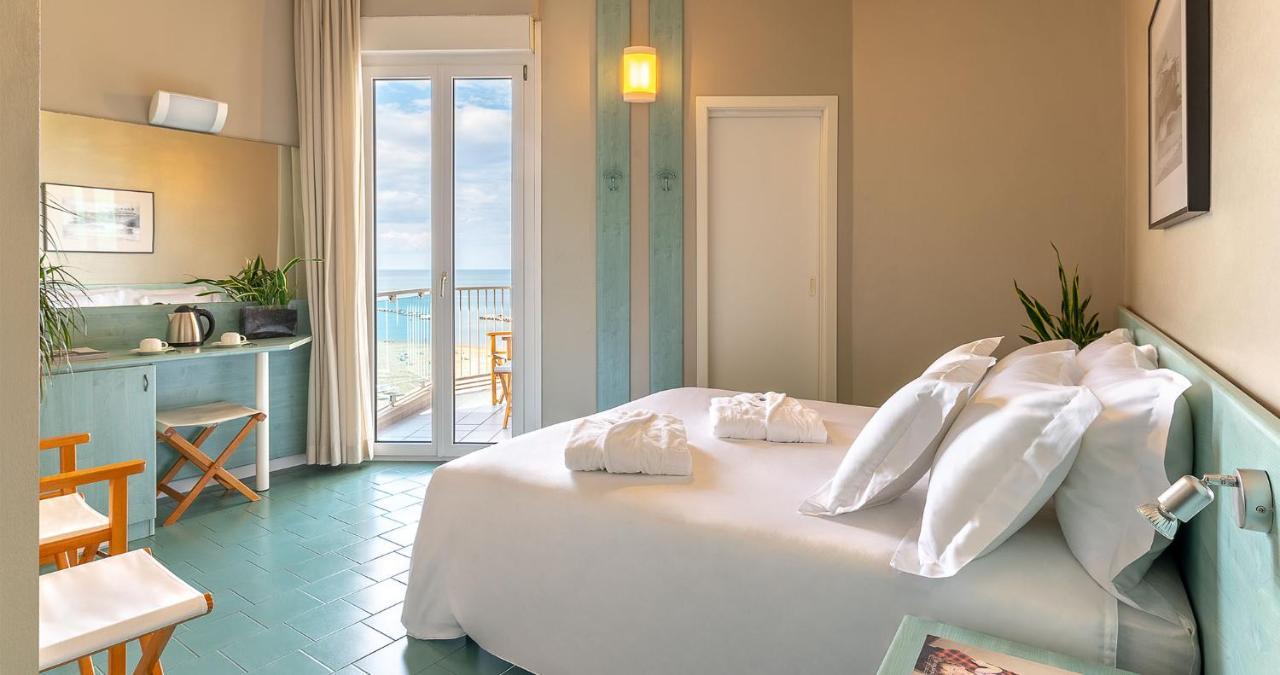 Victoria Palace Hotel Cattolica Esterno foto