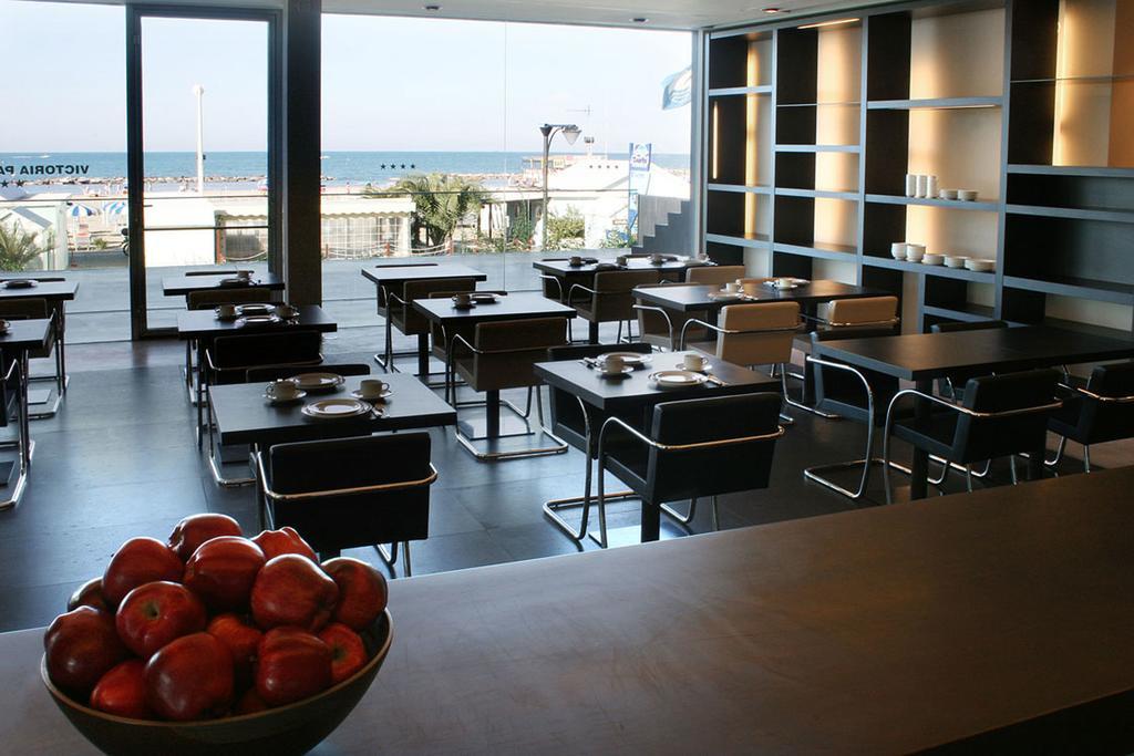 Victoria Palace Hotel Cattolica Esterno foto