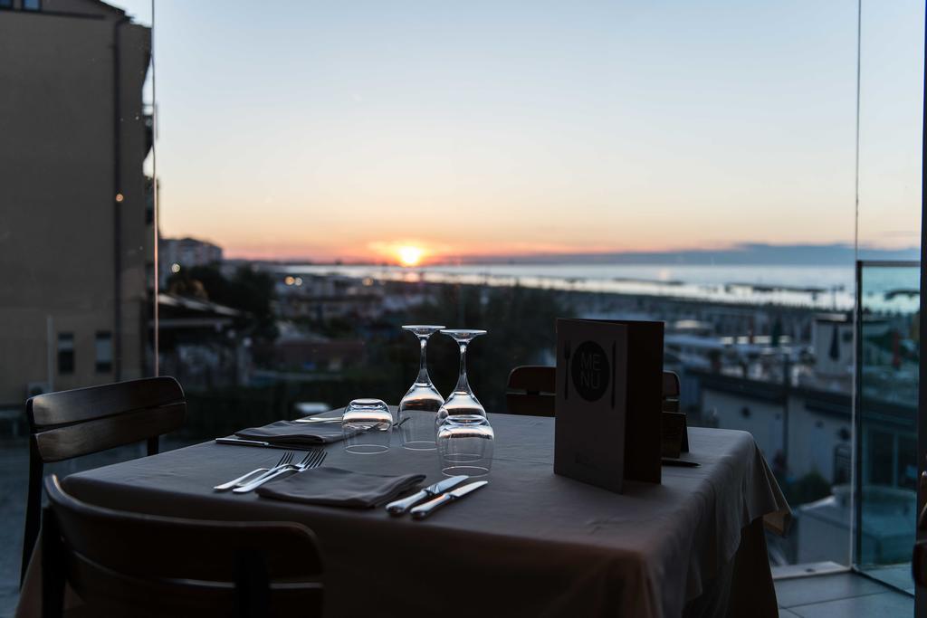 Victoria Palace Hotel Cattolica Esterno foto